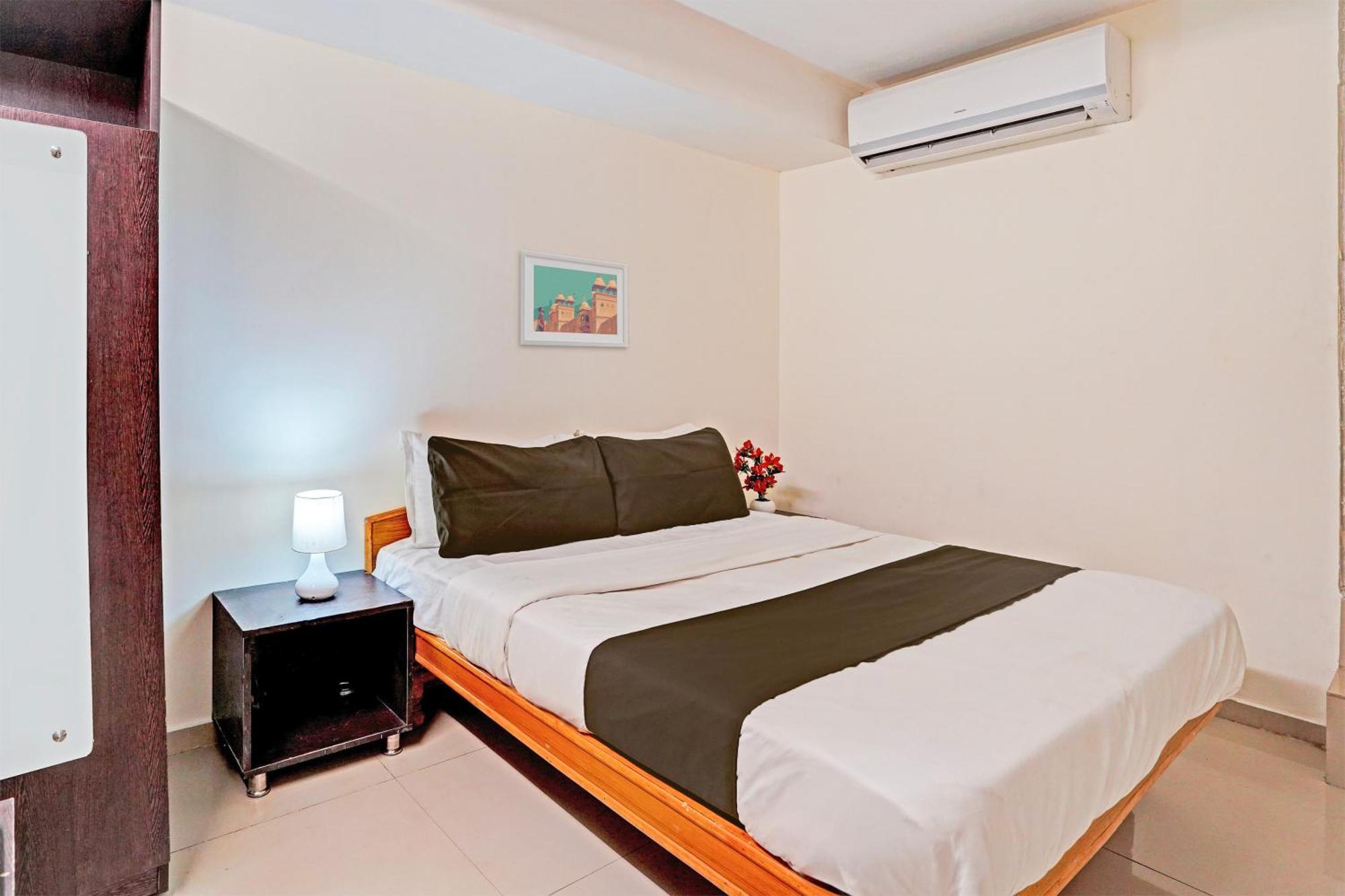 אחמדאבאד Hotel O Himalaya Inn מראה חיצוני תמונה