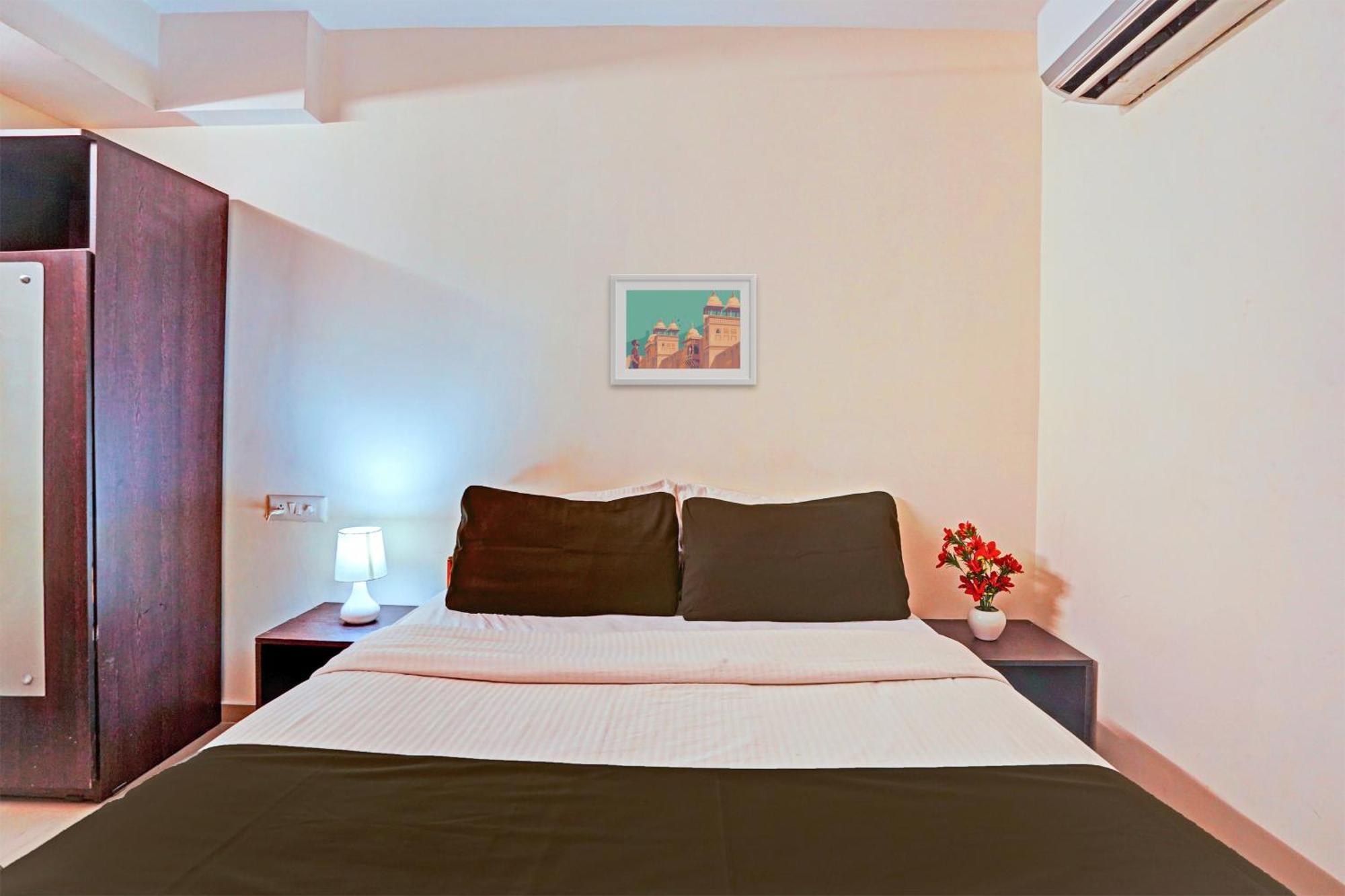 אחמדאבאד Hotel O Himalaya Inn מראה חיצוני תמונה