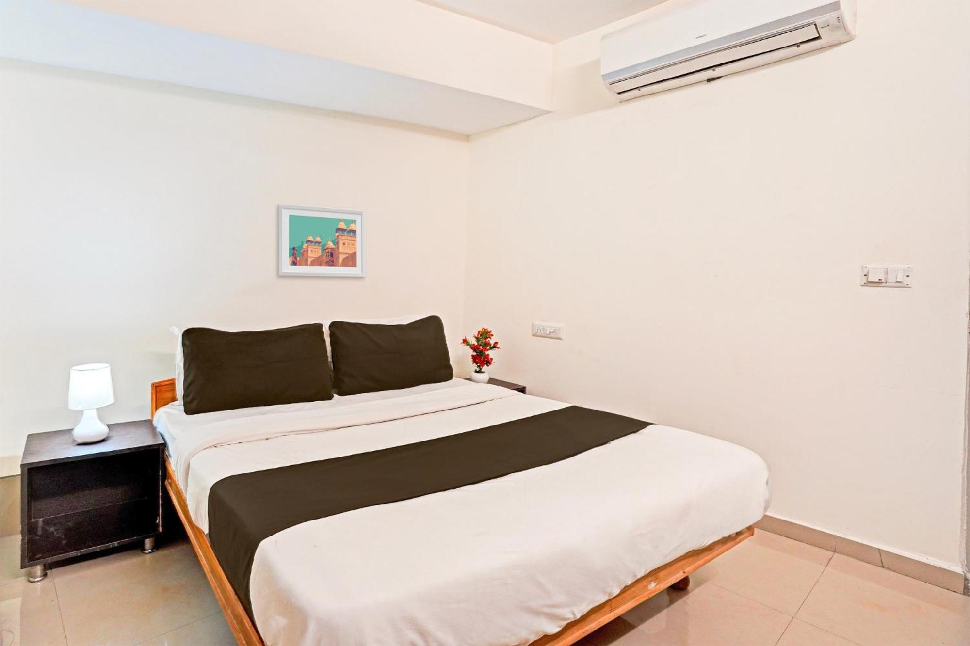 אחמדאבאד Hotel O Himalaya Inn מראה חיצוני תמונה